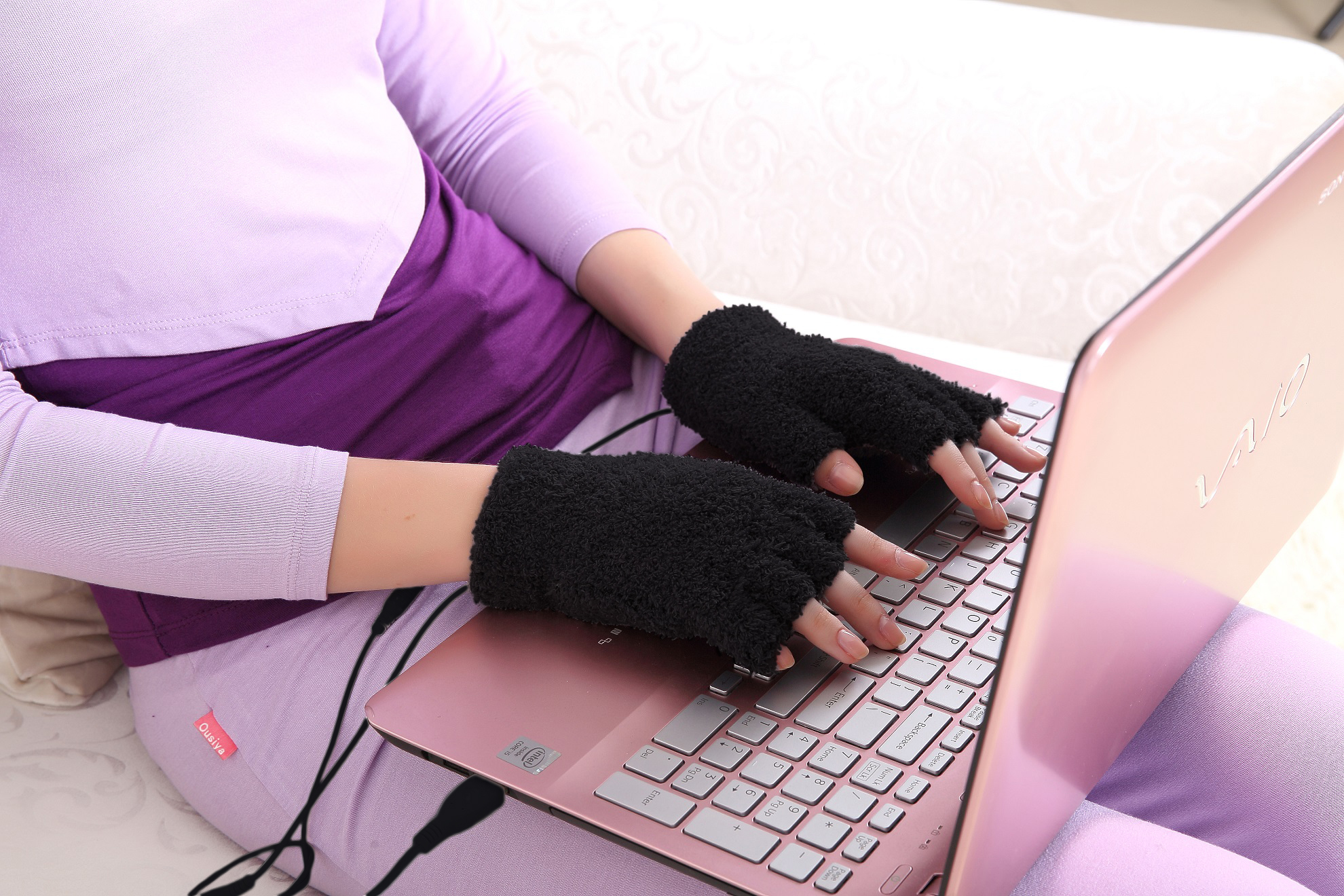 MH-1000 Erwärmte Wärmende Handschuhe aus Fernen Infrarot-Kohlefaser, Halbfinger, USB 5V 6W - Laptop, Power Bank, PC, Wellenlänge 8 - 15 μm (Gesunder Bereich: 4 - 14 μm); Schwarz-21 x 12 cm – Bild 4